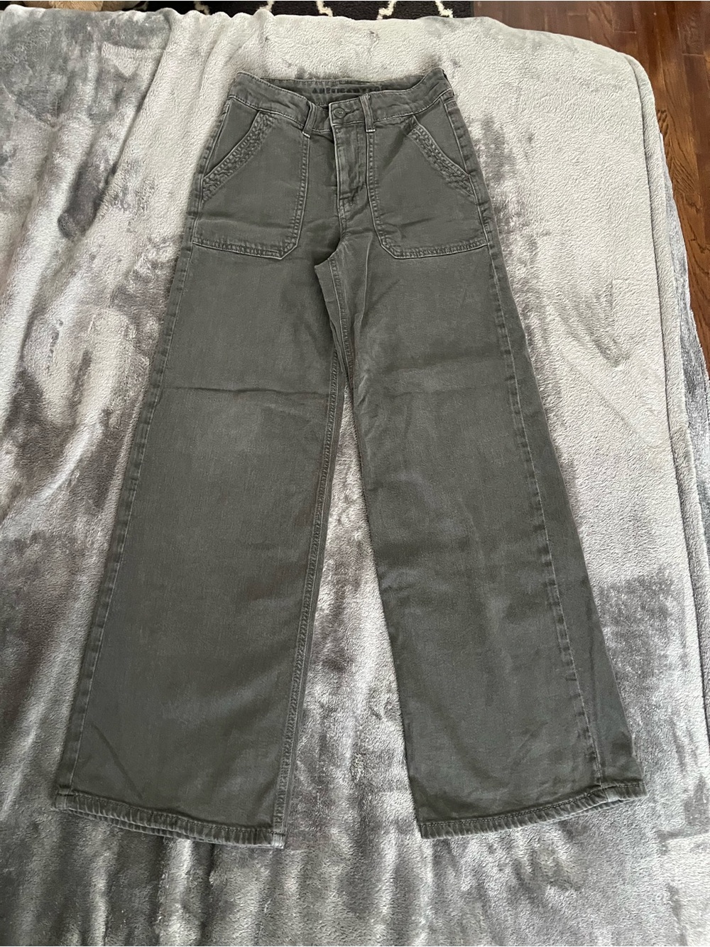 American Eagle Outfitters women’s super high rise baggy wide leg
